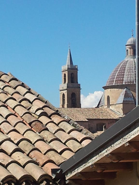 Antico Gioiello Umbro , Appartamento Con Terrazza Foligno Buitenkant foto